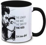 Keramiktasse mit Fernbeziehung: The longer the wait, the sweeter the kiss Motiv von Tassenkasper