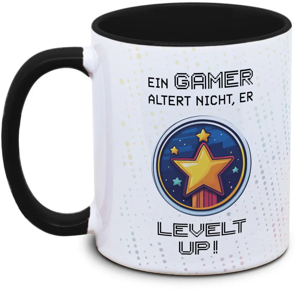 Keramiktasse mit Gaming "Ein GAMER altert nicht, er LEVELT UP!" Motiv von Tassenkasper