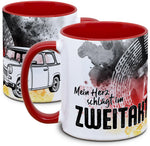 Keramiktasse mit DDR Trabant - Mein Herz schlägt im Zweitakt Motiv von Tassenkasper