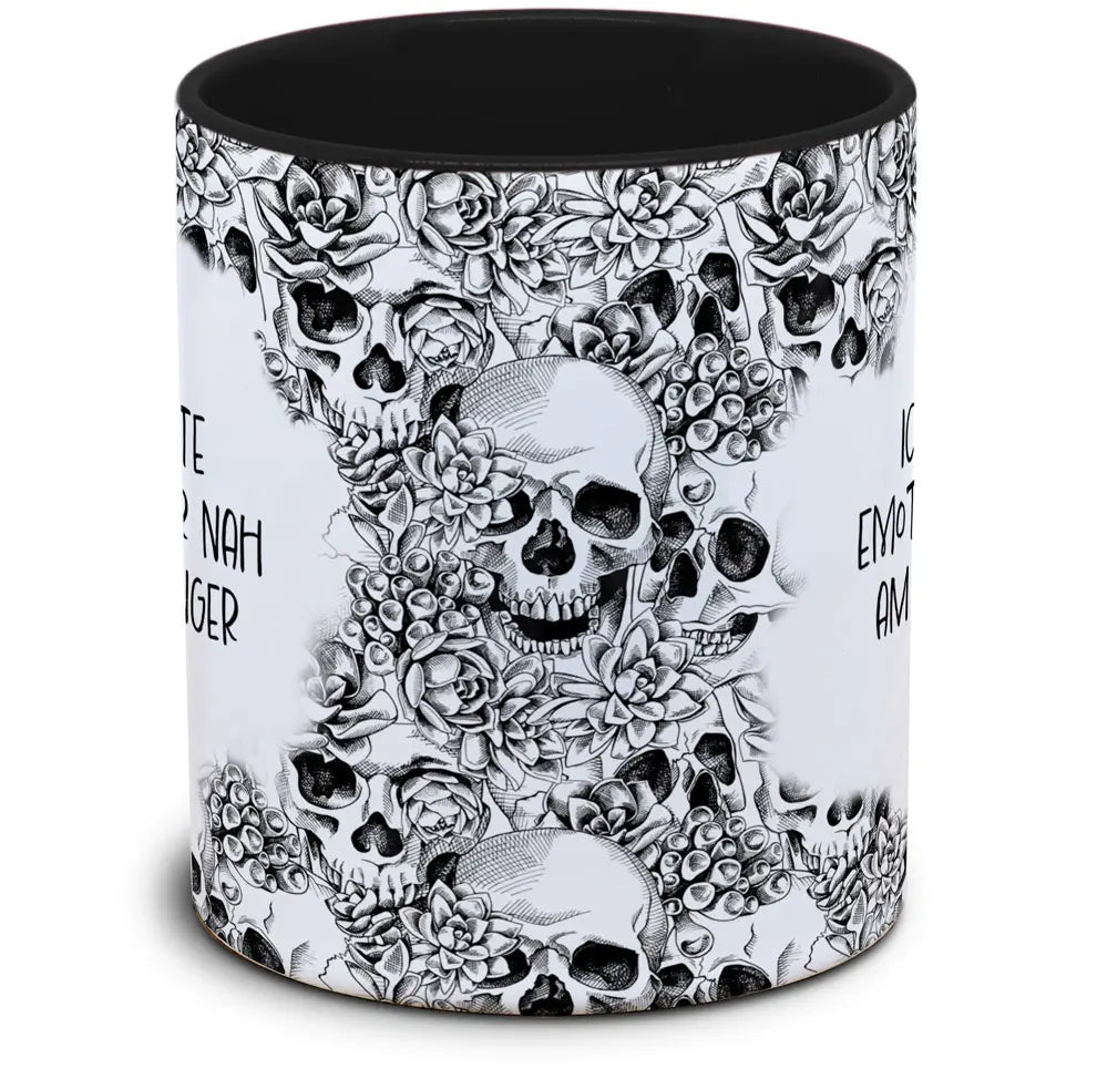 Tasse Totenkopf und Spruch: "Ich bin heute emotional sehr nah am Mittelfinger gebaut"