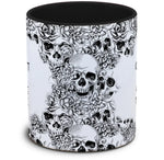 Tasse Totenkopf und Spruch: "Ich bin nicht neugierig, ich sammle nur Beweise."