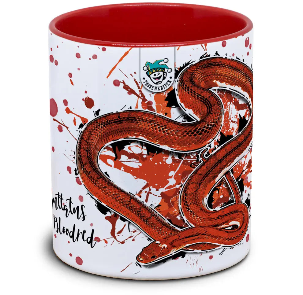 Tasse mit Pantherophis guttatus pied sided Bloodred Kornnatter