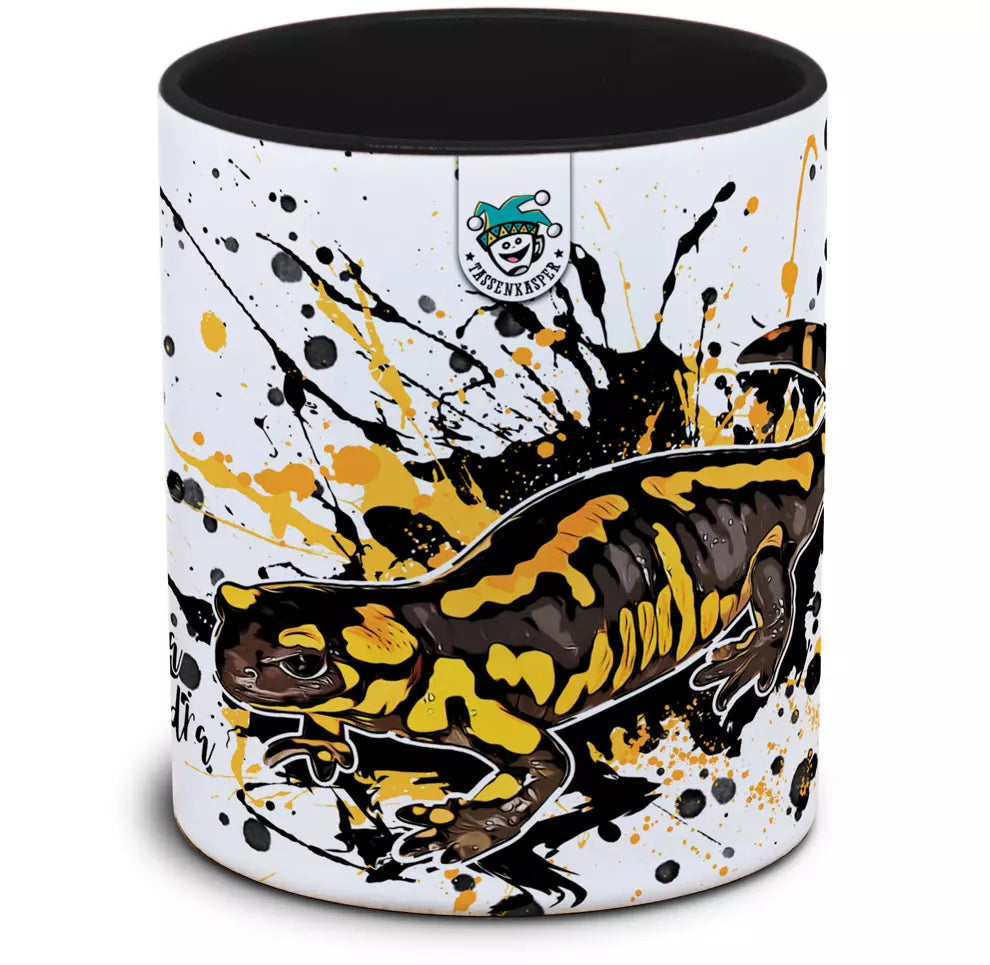 Keramiktasse mit Salamandra salamandra / Feuersalamander Motiv von Tassenkasper