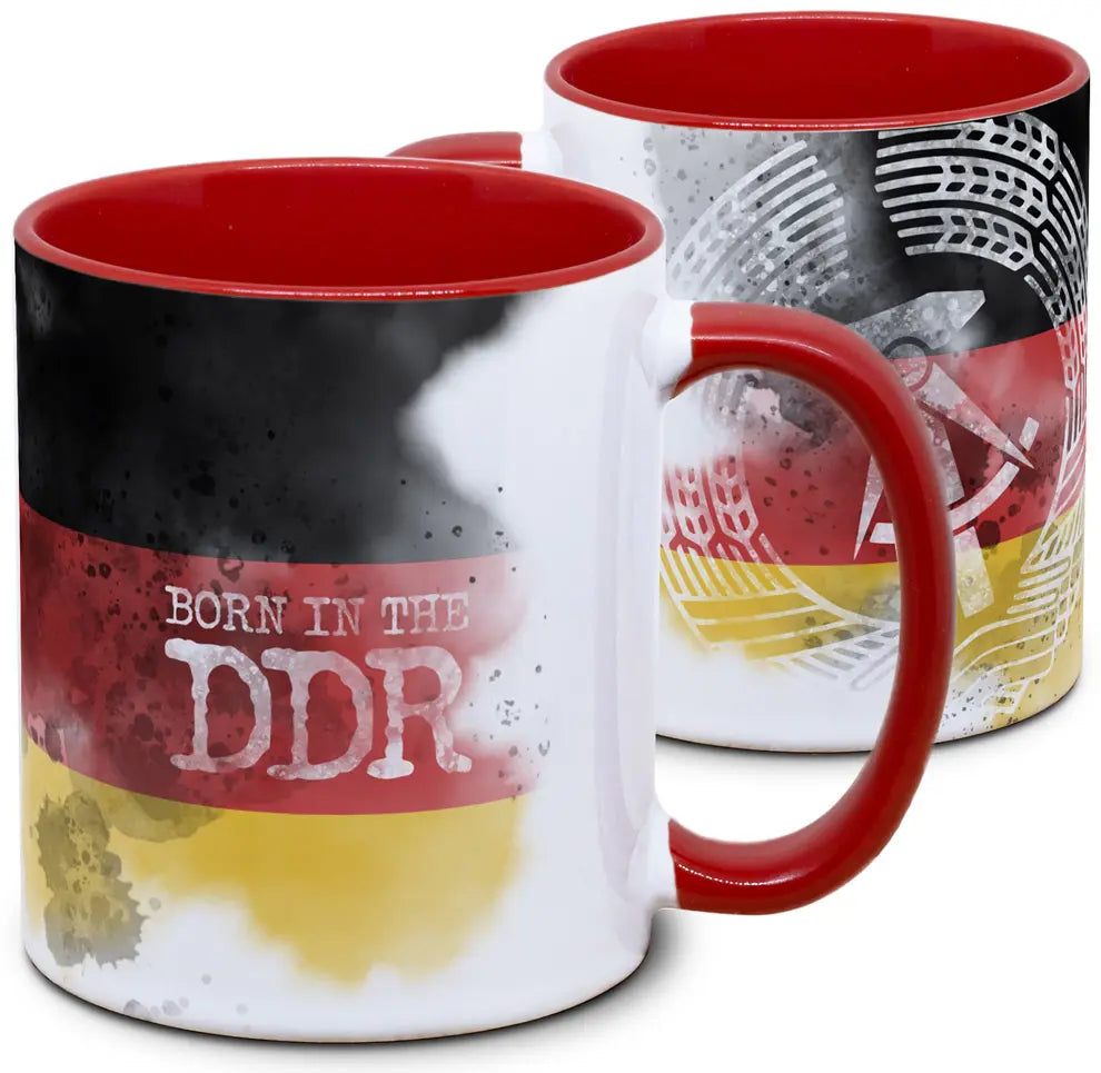 Keramiktasse mit Born in the DDR Tasse Motiv von Tassenkasper